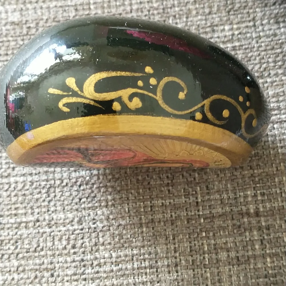 NIB Handcrafted Icon Egg - Picture 5 of 9
